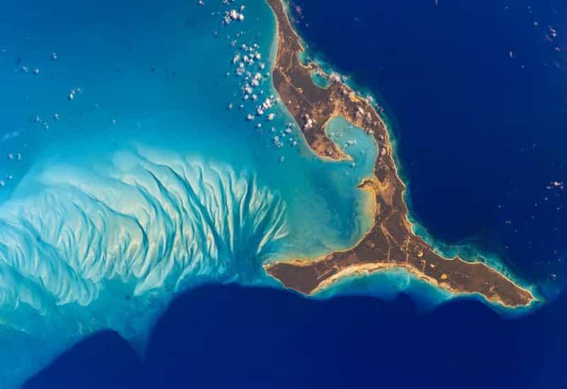 Удивительные формы, цвета и рельефы островов 