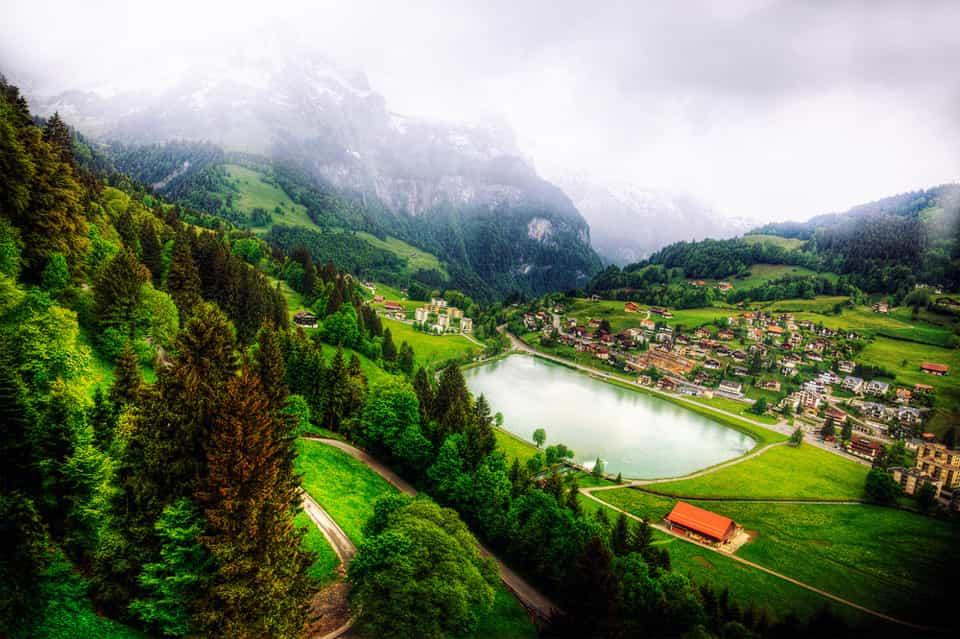 Деревня на горе Титлис, Швейцария