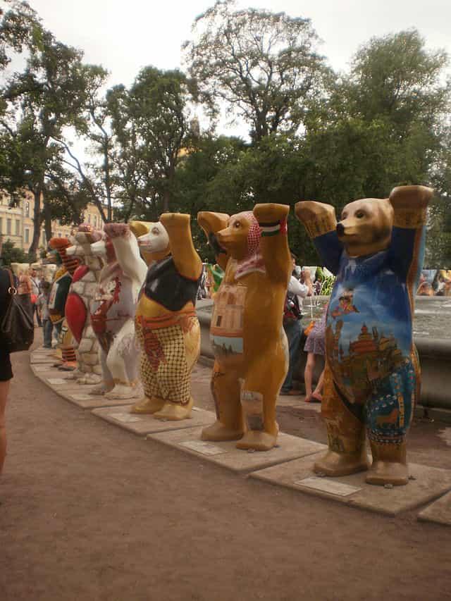 Buddy_Bears_in_Saint_Petersburg_2