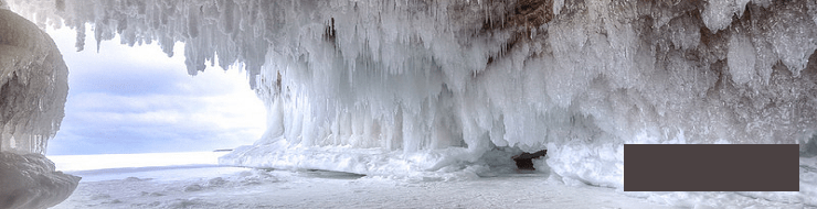 Обледеневшие морские пещеры озера Lake Superior