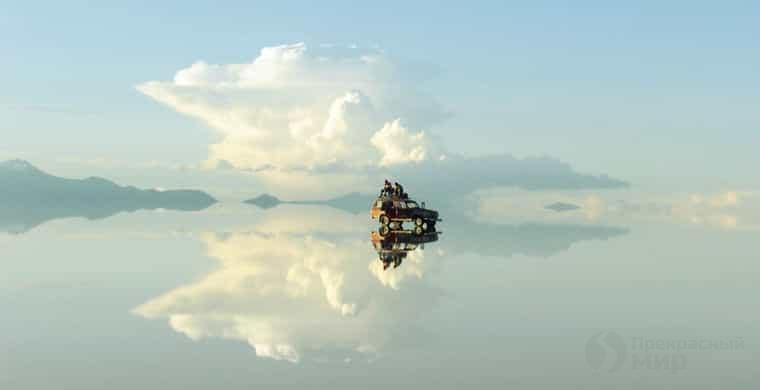 Огромное  зеркало - соляное озеро Уюни (3)
