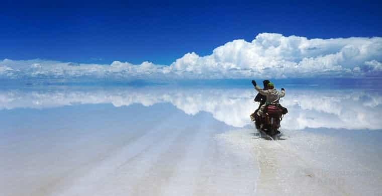 Огромное  зеркало - соляное озеро Уюни