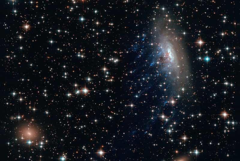 Галактика ESO 137-001 в созвездии Южного Треугольника