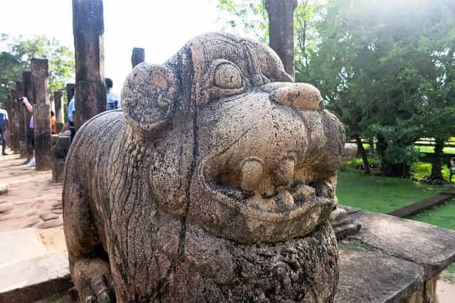 Древний город Полоннарува на Шри-Ланке