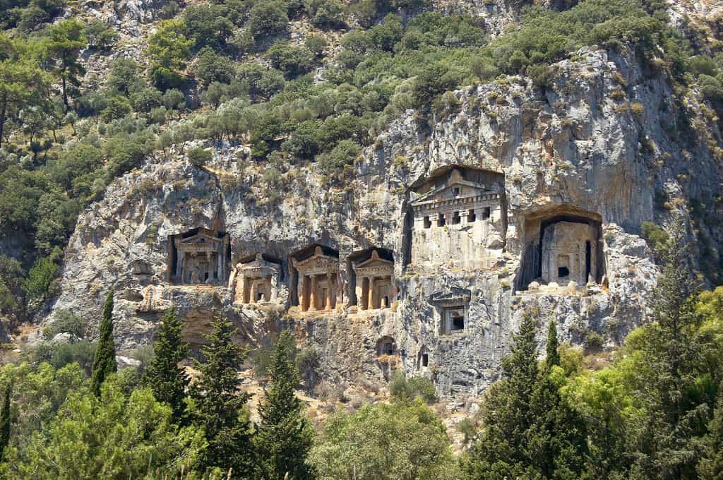 Завораживающие гробницы Кауноса в Турции