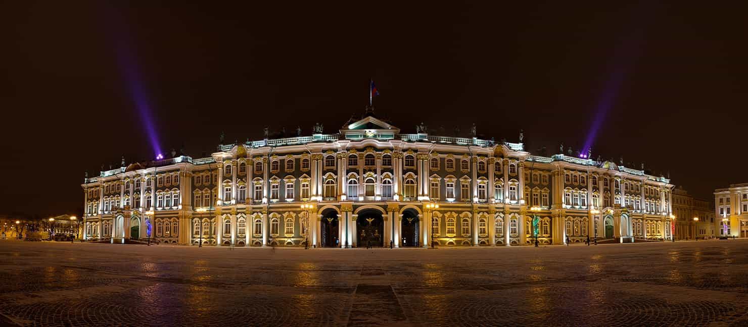 Эрмитаж (Зимний дворец) в Санкт-Петербурге