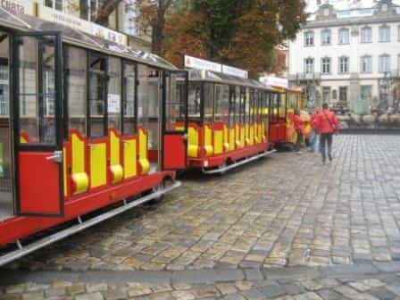 Площадь и трамваи