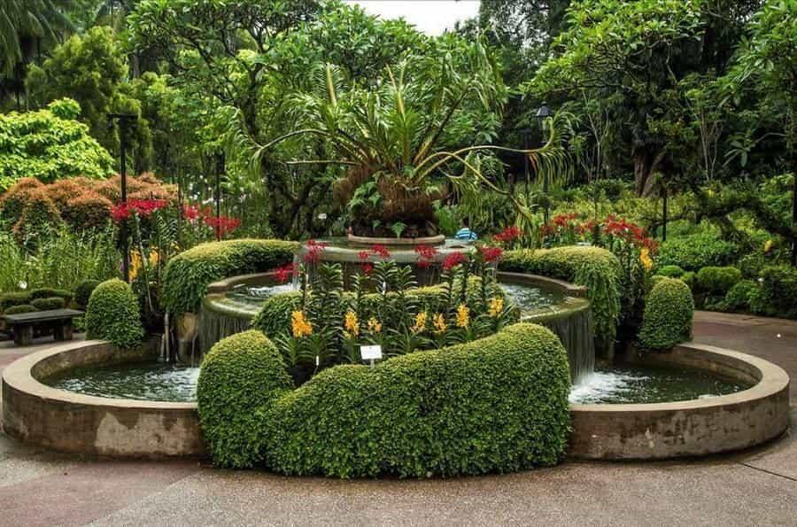 Фонтан в ботаническом саду Сингапура