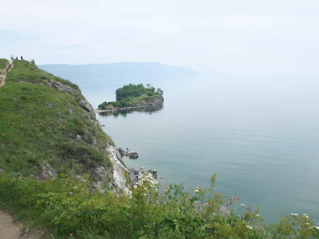 Крутой берег Байкала